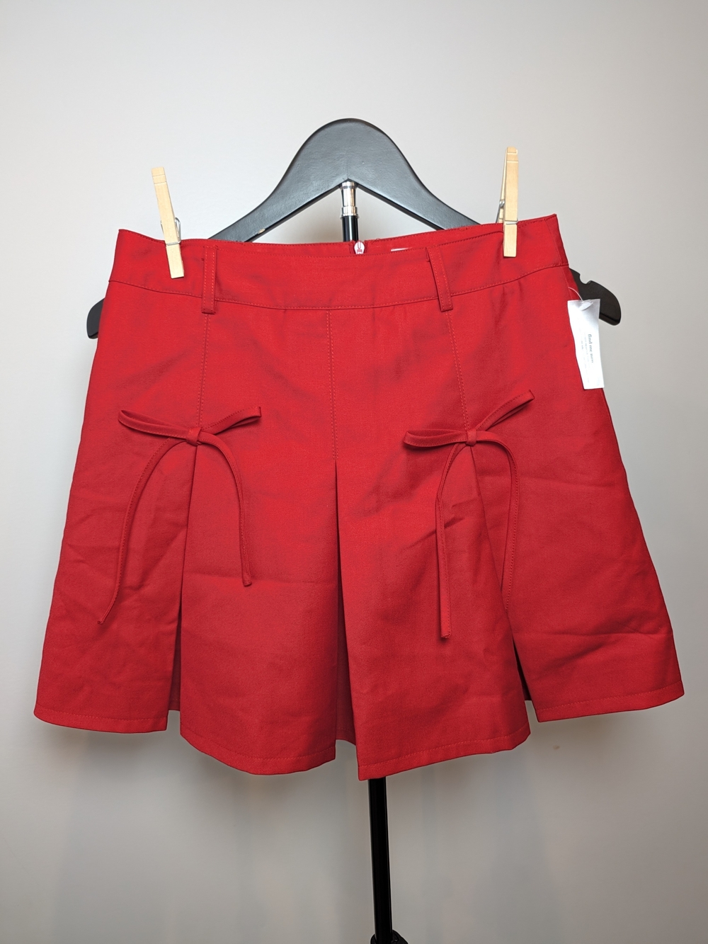 Find Me Now Anthropologie Women's XS Red High Rise Pleated Mini Skirt with Bows